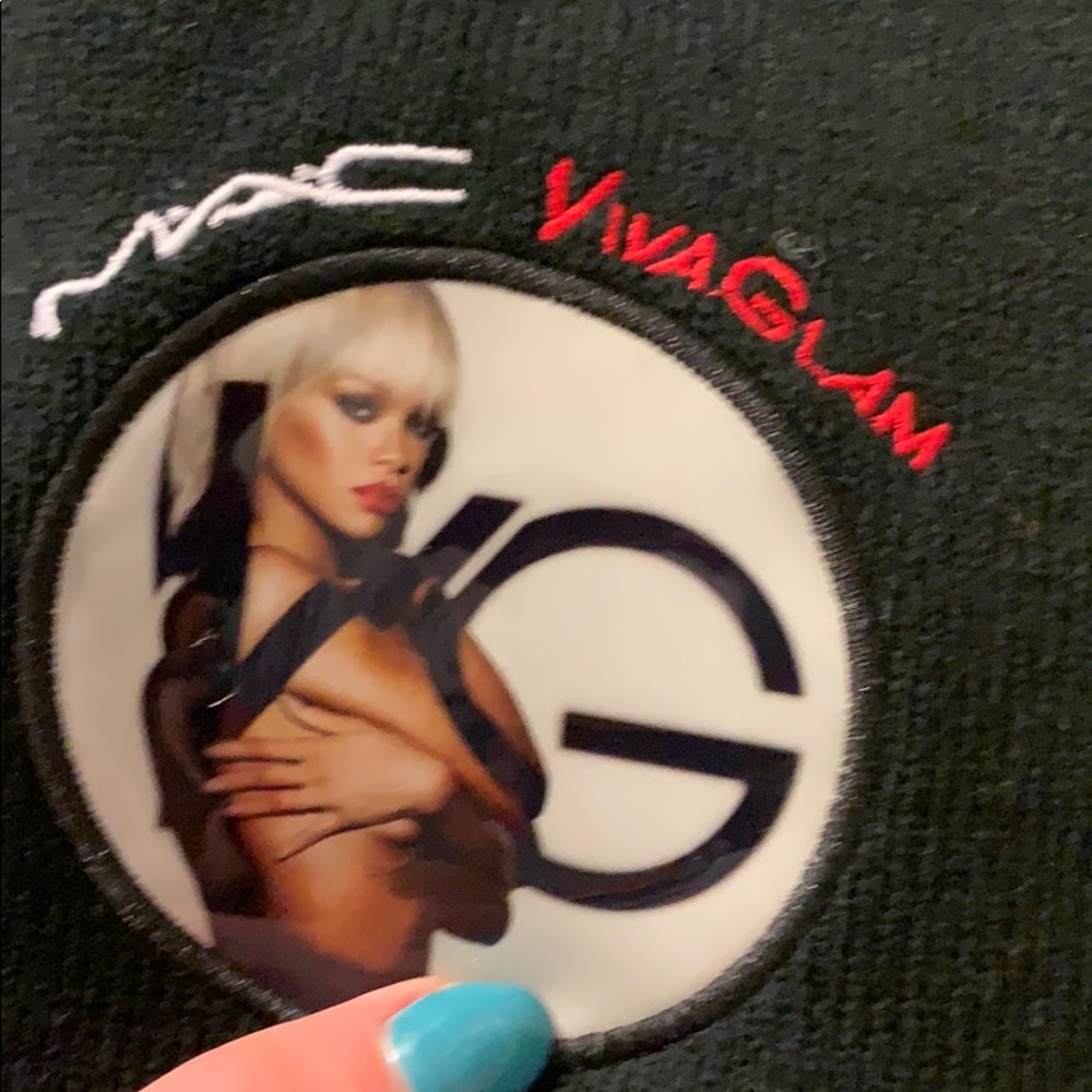 MAC Cosmetics Rihanna winter hat - Picture 2 of 2